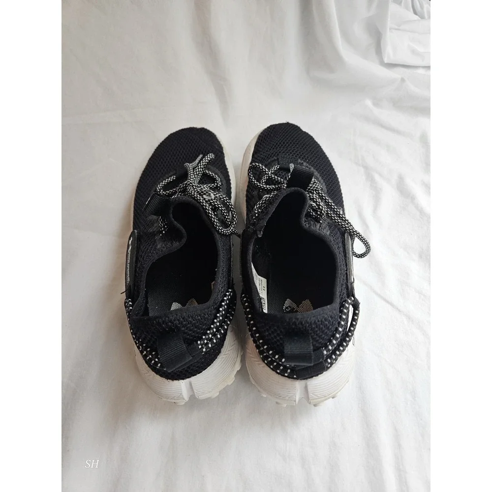 EUC MENS 9 Under Armour Fat‎ Tire Venture Black White